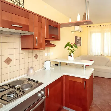 Stari Brist By Interhome ロヴィンスコ・セロ